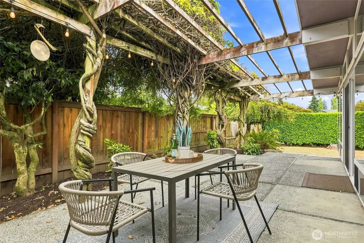 8218 SE 36th Street, Mercer Island, WA 98040 - #1