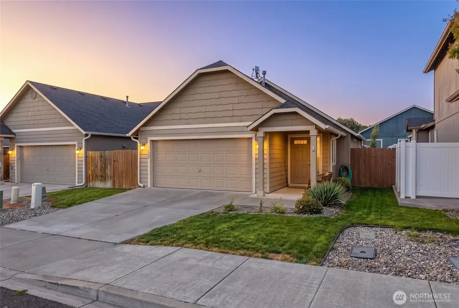 1202 SW Carver Street, College Place, WA 99324 - #2