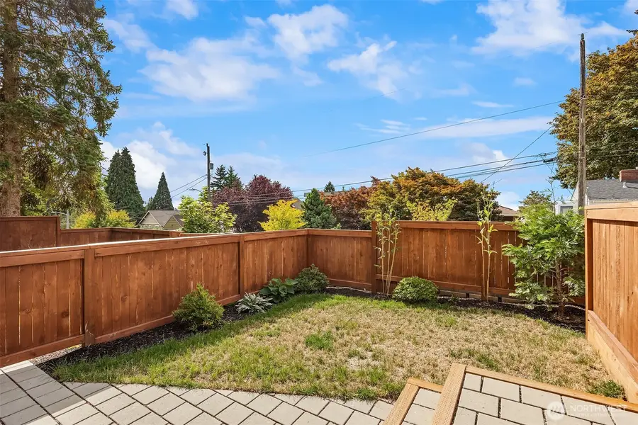 8828 38th Avenue Sw, Seattle, WA 98126 - #3