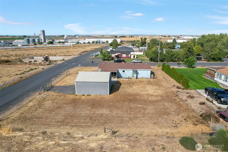 1105 W 4th Avenue, Warden, WA 98857 - #3