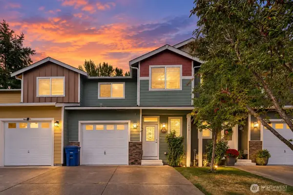2063 S 263rd Street, Des Moines, WA 98198