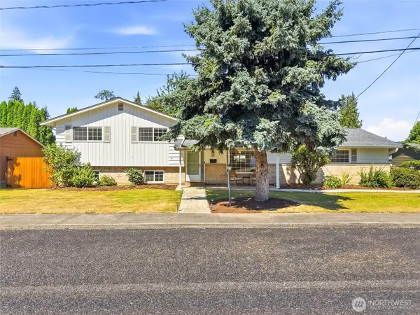 129 Christina Drive, Sumner, WA 98390
