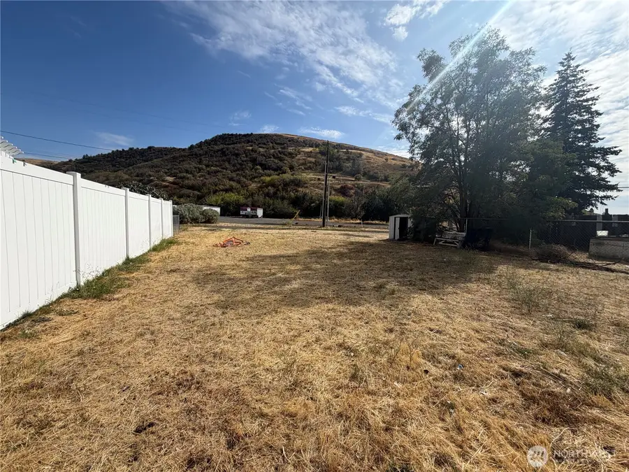405 1/2 W Clay Street, Dayton, WA 99328 - #2
