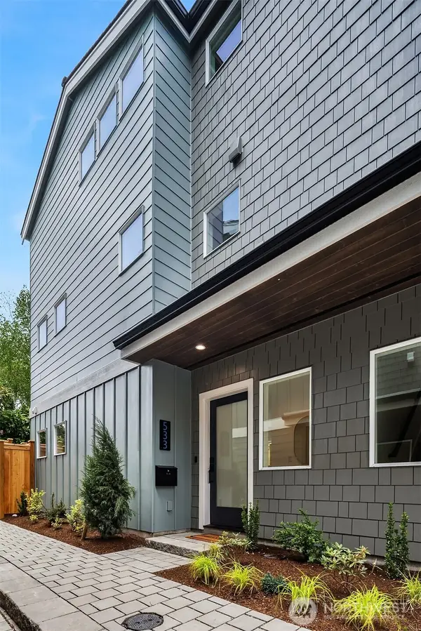 533 N 70th Street, Seattle, WA 98103