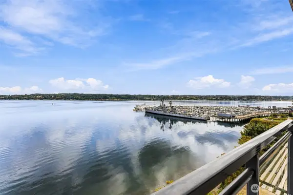 400 Washington Avenue #303, Bremerton, WA 98337