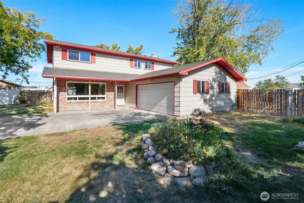 1141 E Hill Place, Moses Lake, WA 98837 - #1