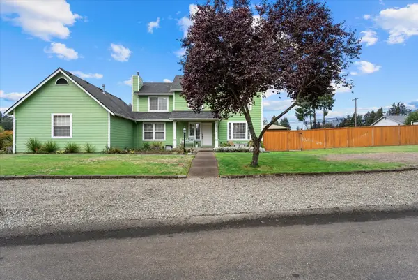 20916 79th Avenue E, Spanaway, WA 98387