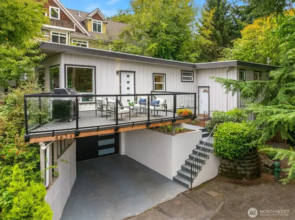 4626 33rd Avenue W, Seattle, WA 98199