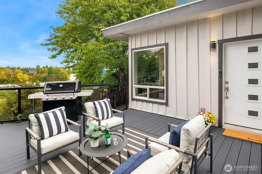 4626 33rd Avenue W, Seattle, WA 98199 - #3