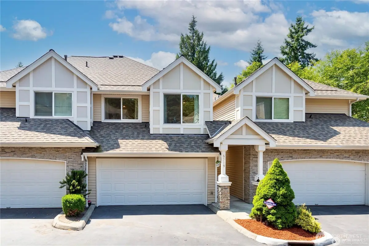 6519 SE Cougar Mountain Way, Bellevue, WA 98006 - #1