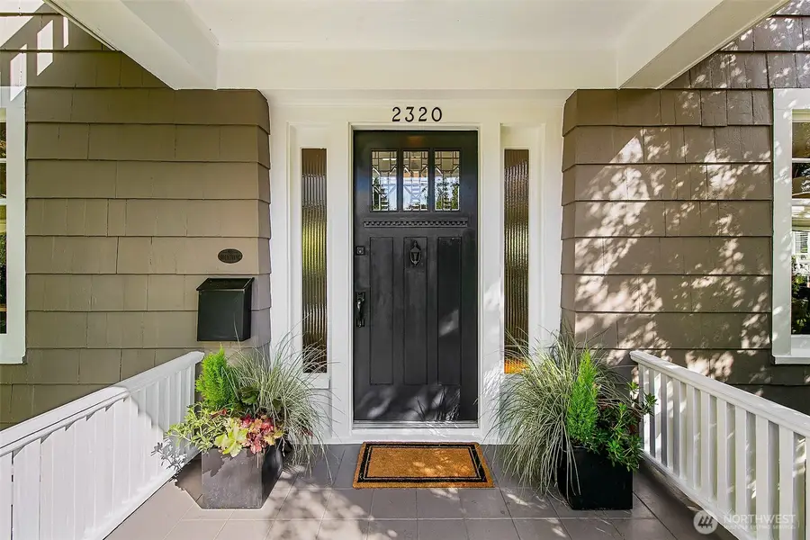 2320 Nob Hill Avenue N, Seattle, WA 98109 - #2