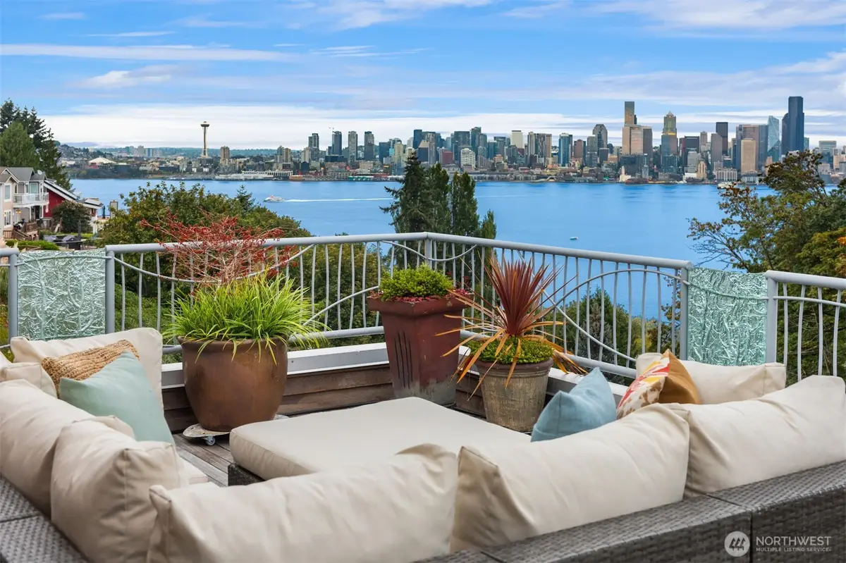 1718 Palm Avenue Sw, Seattle, WA 98116 - #1