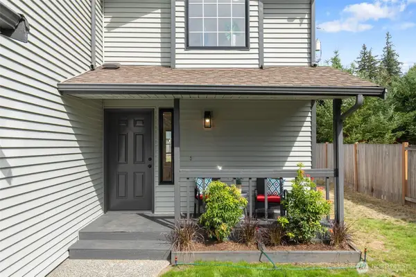 12924 51st Avenue Ne #B, Marysville, WA 98271