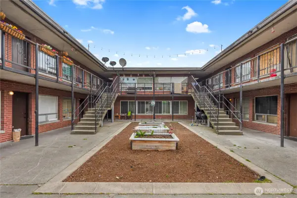 748 S Cloverdale Street #14, Seattle, WA 98108