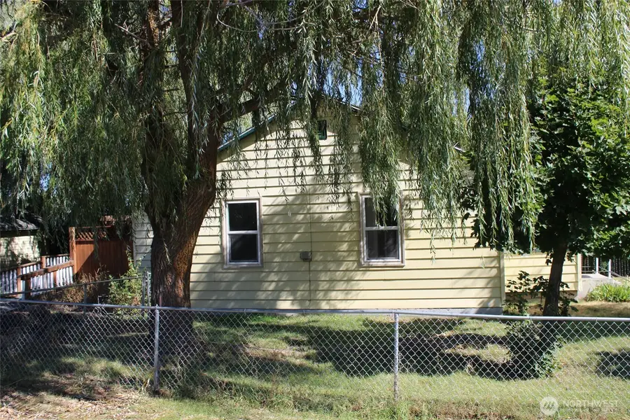 208 Sinclair, Davenport, WA 99122 - #2