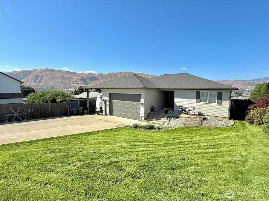 634 S Lincoln Place, East Wenatchee, WA 98802 - #3