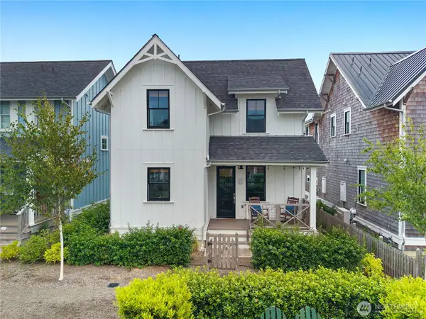 17 Creekview Lane, Pacific Beach, WA 98571