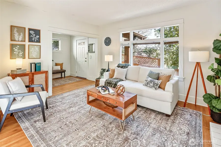 4743 5th Avenue Ne, Seattle, WA 98105 - #3