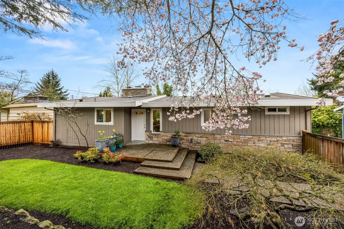 231 105th Avenue Se, Bellevue, WA 98004 - #1