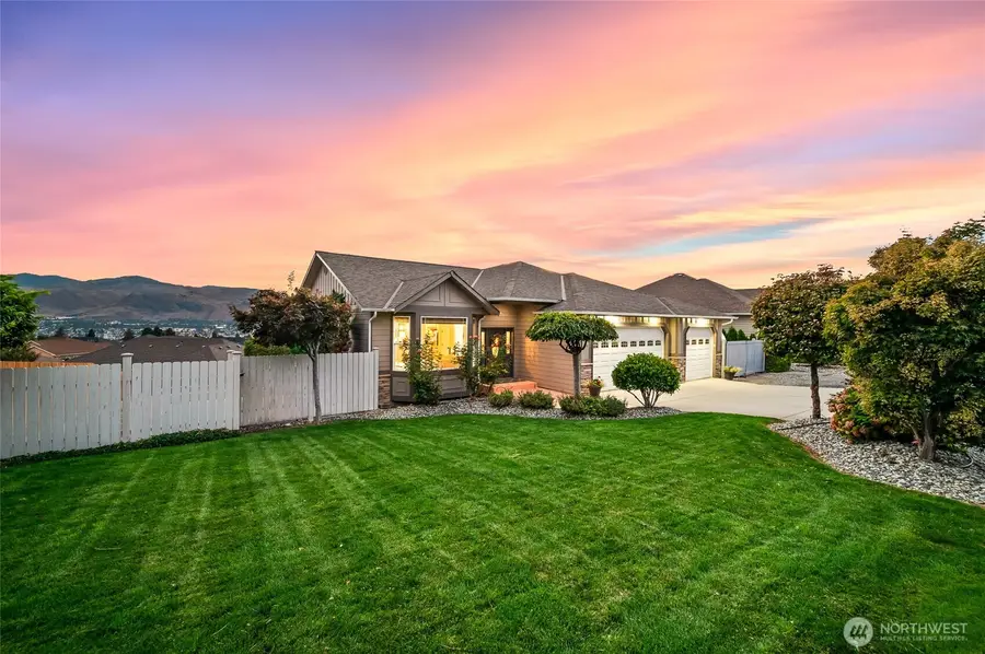 824 Briarwood Terrace, East Wenatchee, WA 98802 - #2