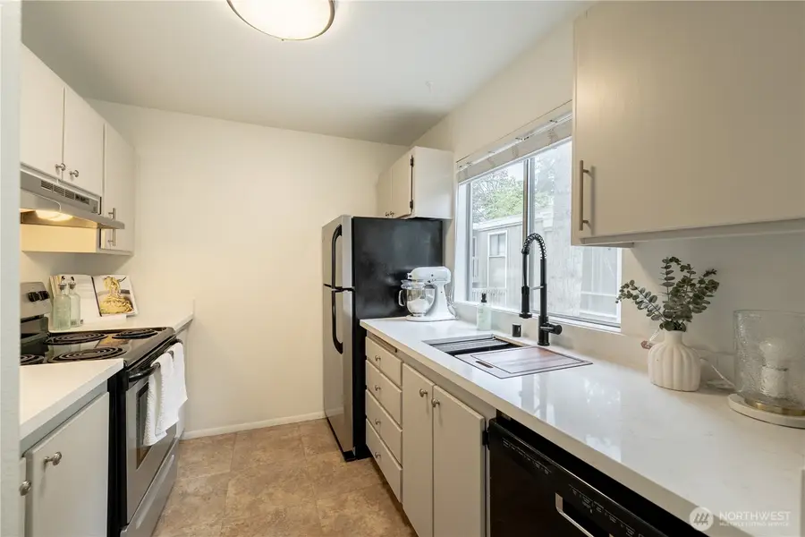 4801 180th Street Sw #B206, Lynnwood, WA 98037 - #3