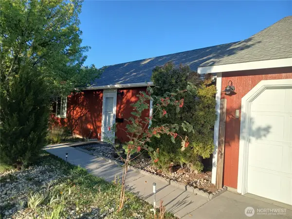 1720 Pirate Lane E, Moses Lake, WA 98837
