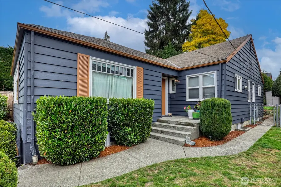 916 Harvard Avenue E, Seattle, WA 98102 - #2