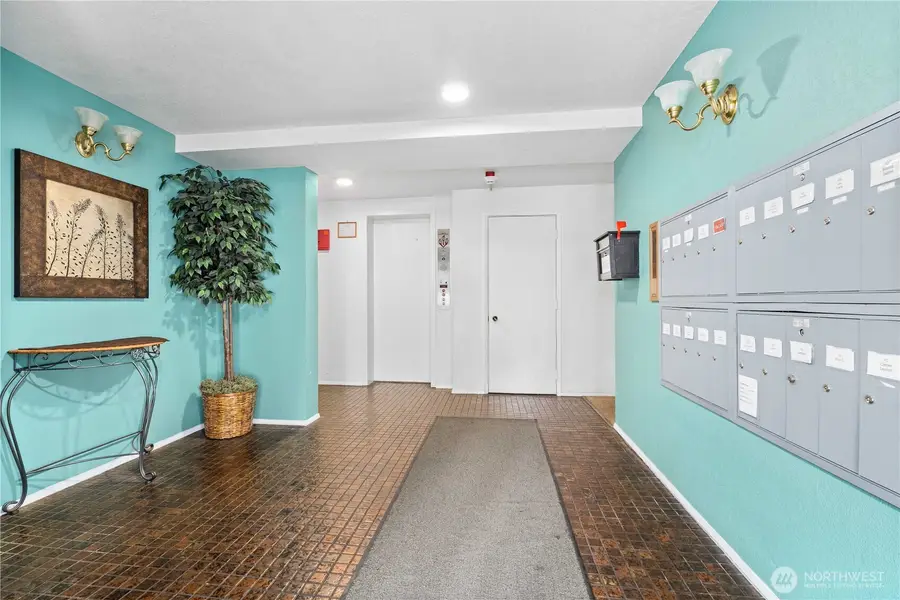 9255 Greenwood Avenue N #34, Seattle, WA 98103 - #3