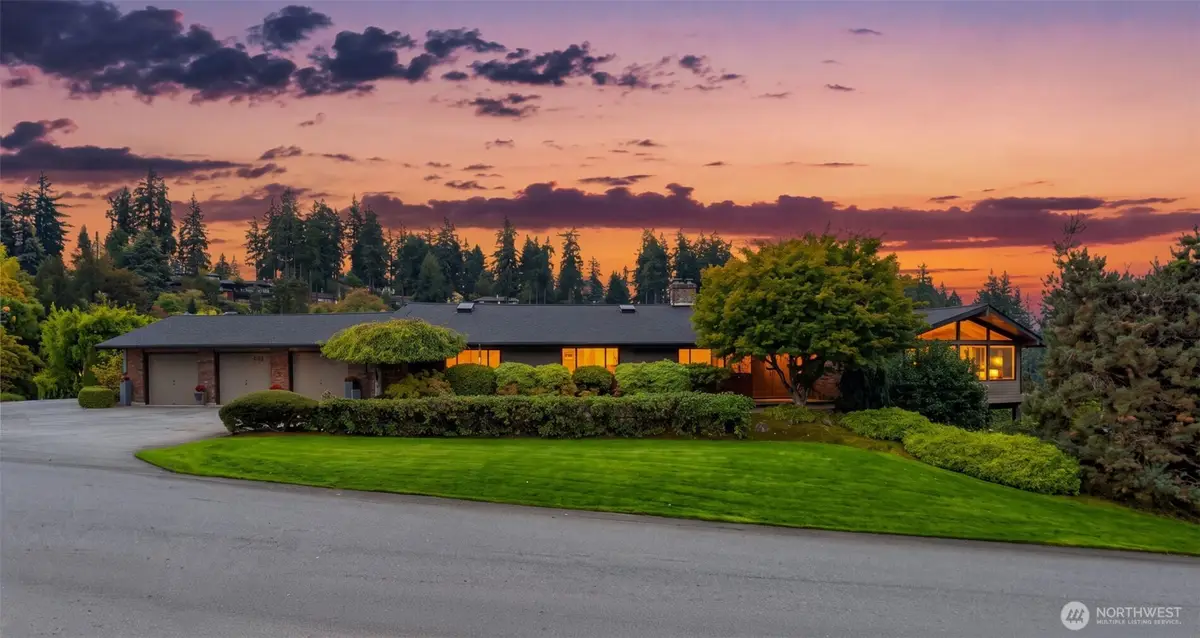 9355 NE 30th Street, Clyde Hill, WA 98004 - #1