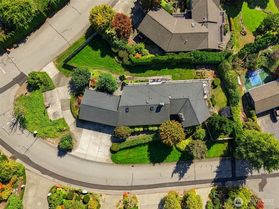 9355 NE 30th Street, Clyde Hill, WA 98004 - #2
