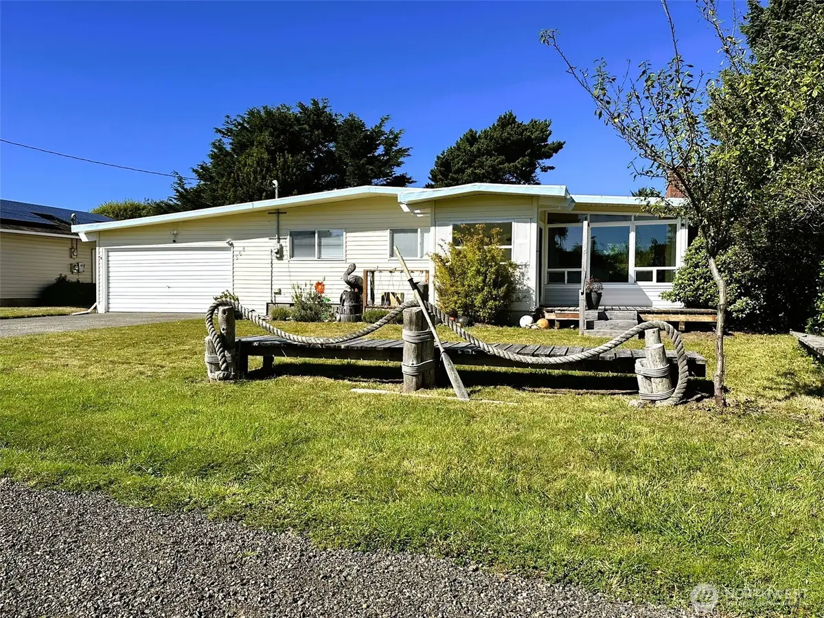 564 Ensign Avenue Nw, Ocean Shores, WA 98569 - #1