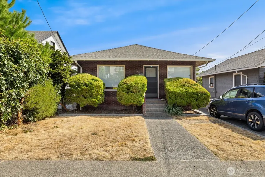 1726 Dexter Avenue N, Seattle, WA 98109 - #2