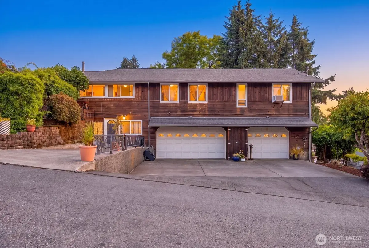 2815 SW 109th Street, Seattle, WA 98146 - #1