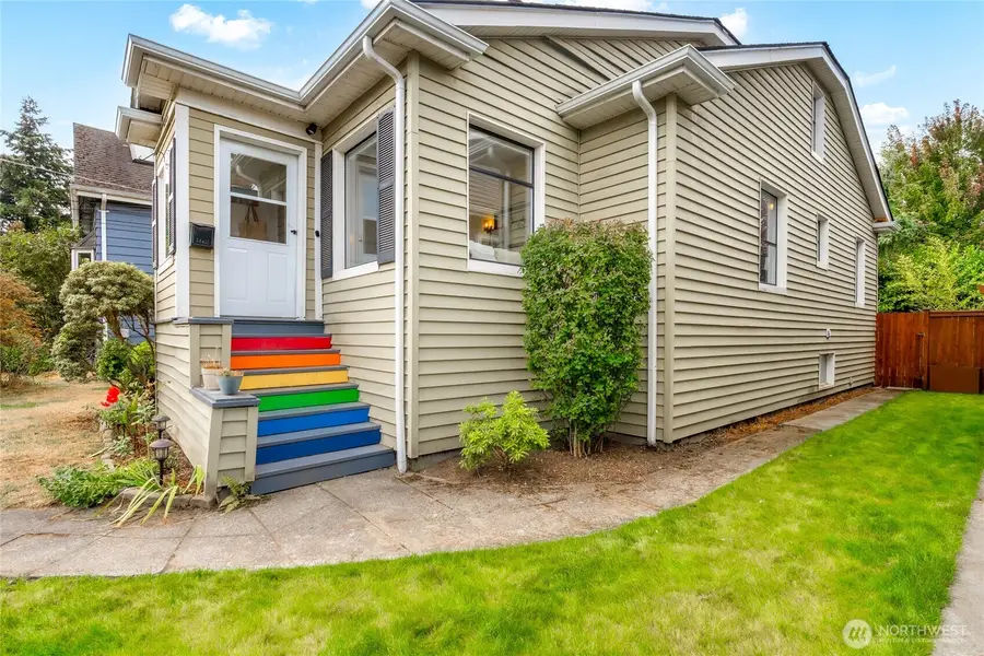 1423 33rd Avenue, Seattle, WA 98122 - #3