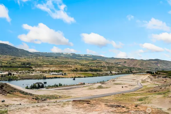 59 SE Vanemily Drive, East Wenatchee, WA 98802