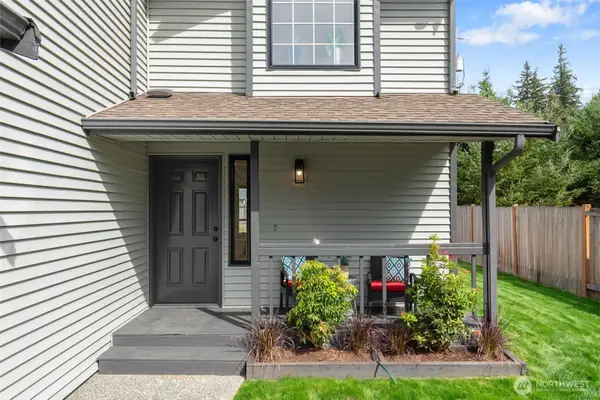12924 51st Avenue Ne #B, Marysville, WA 98271
