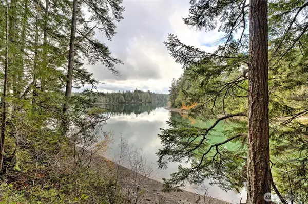 120 SE Sells Drive #3, Shelton, WA 98584