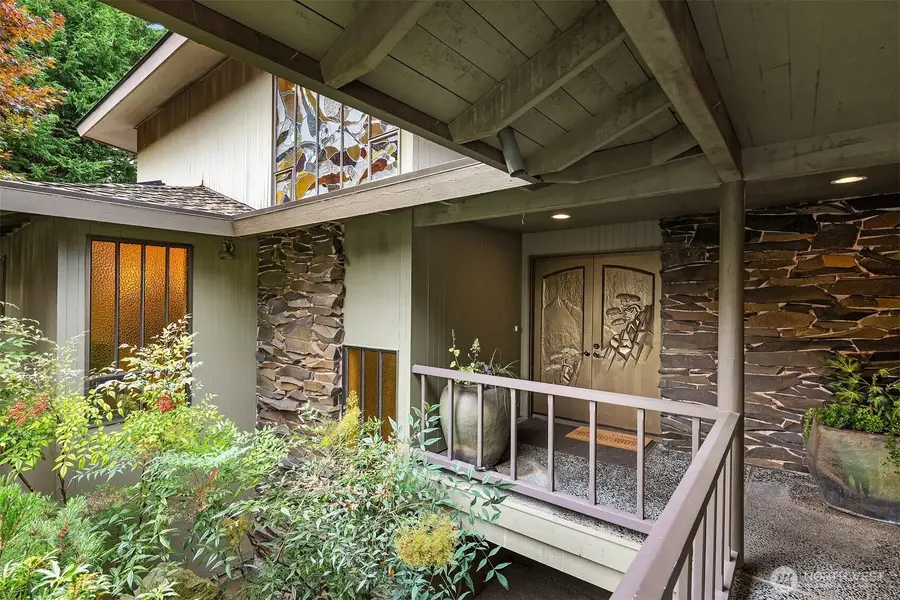 2583 Magnolia Boulevard W, Seattle, WA 98199 - #2