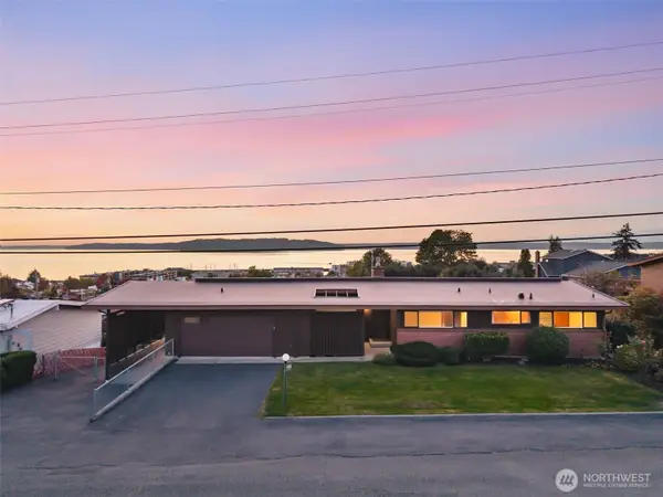22545 10th Avenue S, Des Moines, WA 98198