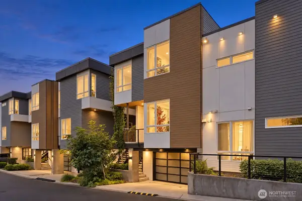 201 4th Court S #15, Kirkland, WA 98033