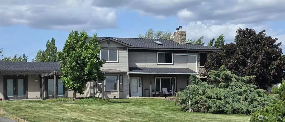 8601 Scenic Drive, Yakima, WA 98908 - #1