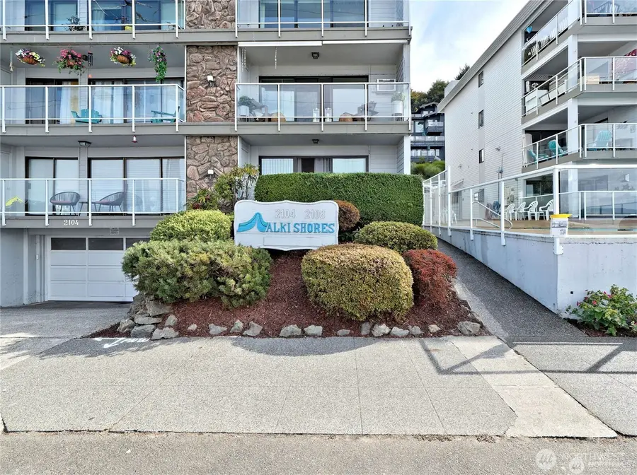 2104 Alki Avenue Sw #205, Seattle, WA 98116 - #3