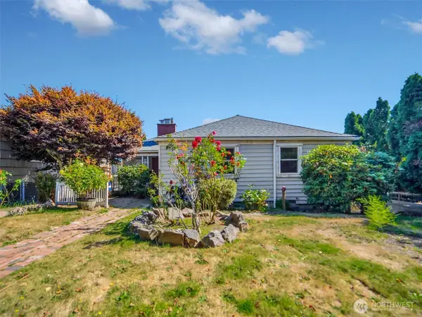 4044 39th Avenue Sw, Seattle, WA 98116