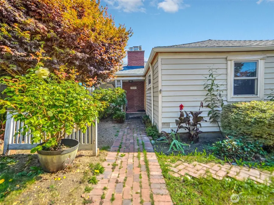 4044 39th Avenue Sw, Seattle, WA 98116 - #2