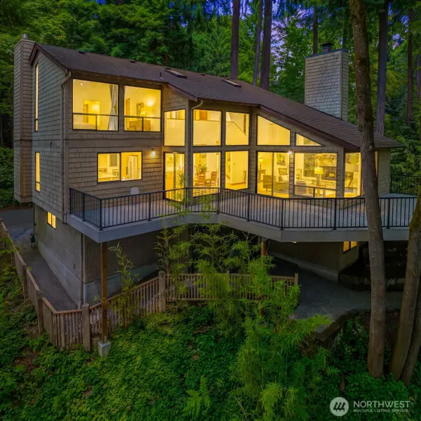 4336 E Mercer Way, Mercer Island, WA 98040