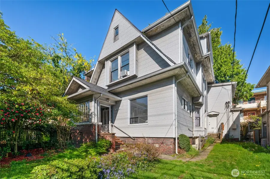 206 12th Avenue E, Seattle, WA 98102 - #2
