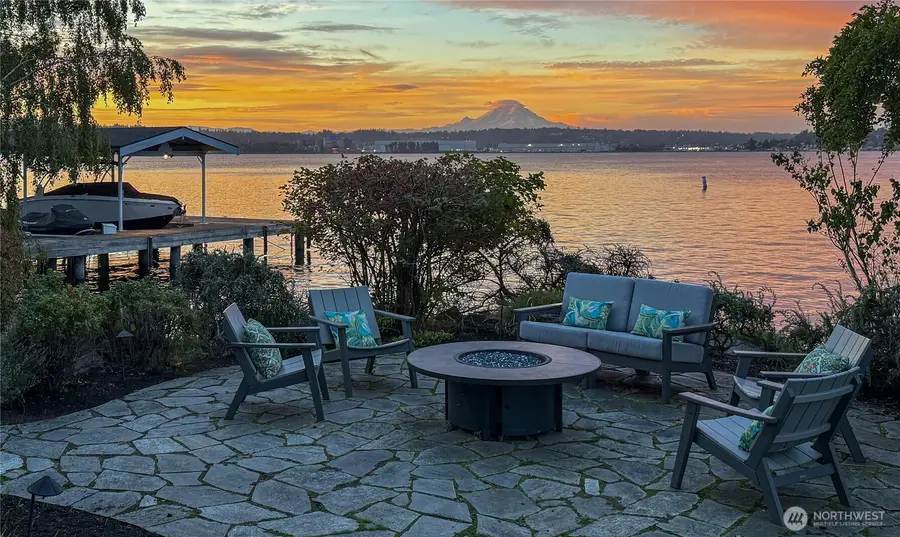 8493 W Mercer Way, Mercer Island, WA 98040 - #3