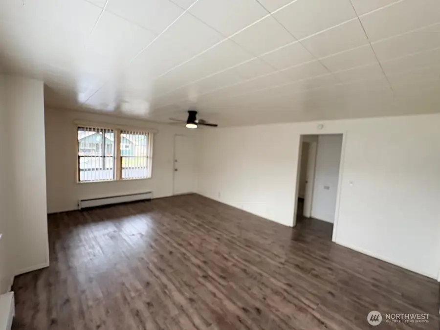 1012 S 6th Street, Kelso, WA 98626 - #3