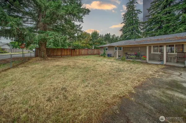 207 Seattle Street W, Rainier, WA 98576