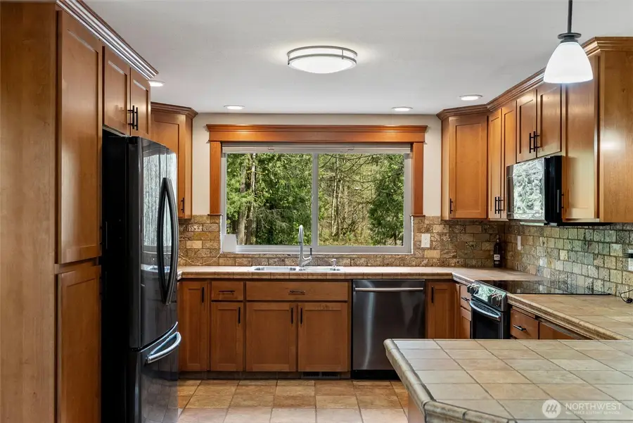 27422 SE 236th Street, Maple Valley, WA 98038 - #3